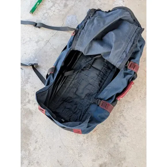 Vintage Mountain Equipment Inc. Convertible Travel Duffle Bag / Backpack USA MEI - Picture 2 of 7